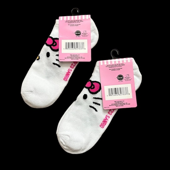 Sanrio Hello Kitty socks no-shows shoe size 4-10 2 pairs NWT - Picture 4 of 4
